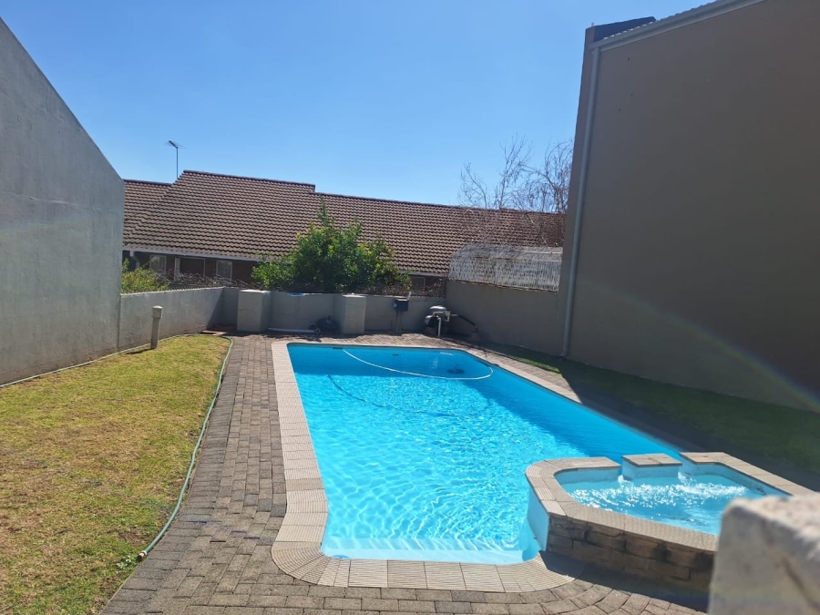 3 Bedroom Property for Sale in Baysvalley Free State